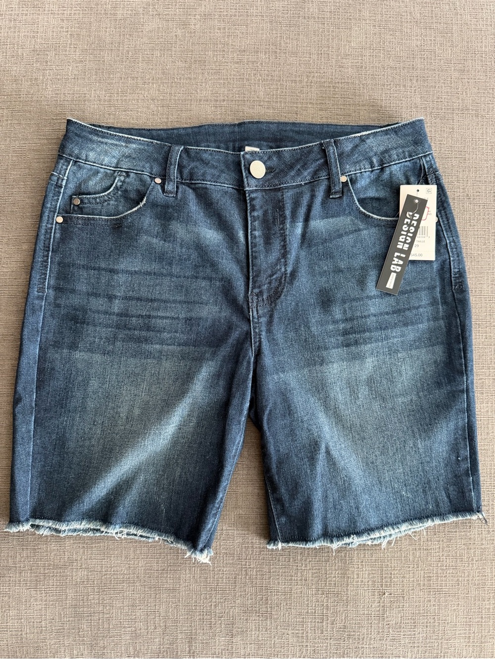 NWT Womens DESIGN LAB Cute Cutoff Denim Sorts Size 29